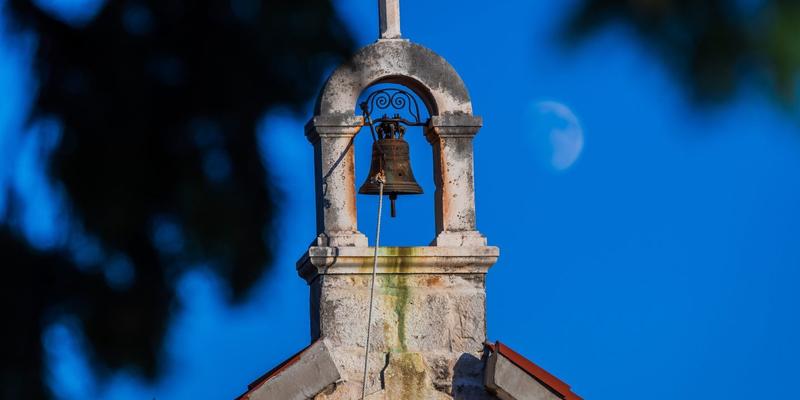 Beobachtungsstelle: Tausende christenfeindliche Straftaten in Europa Beobachtungsstelle: Tausende christenfeindliche Straftaten in Europa