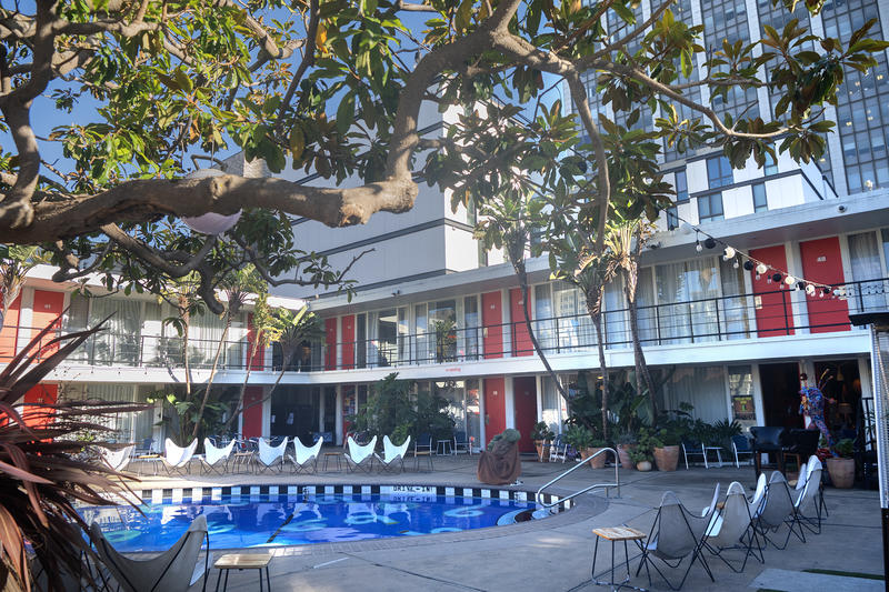 San Francisco hotel, once a celebrity hot spot, prepares to close