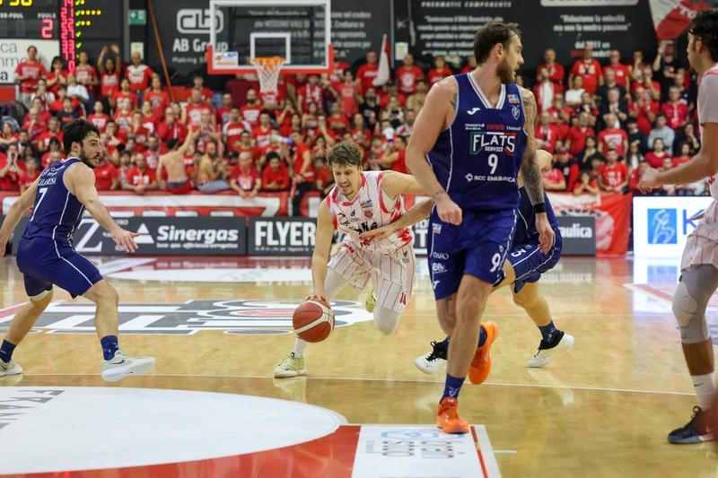 Capolavoro Sella, Cento batte la Fortitudo Bologna