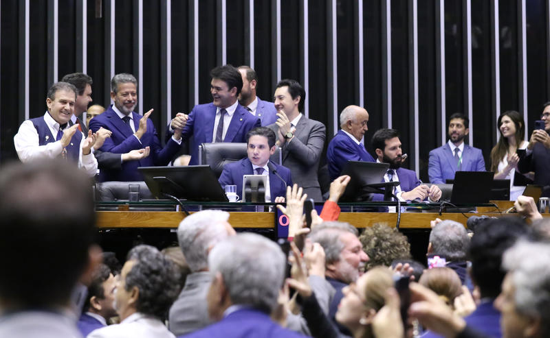 O Congresso contra o povo