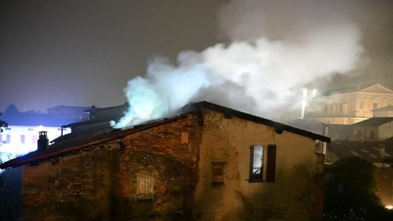 Rogo in una casa, ad Arcene i vigili del fuoco domano un incendio - Foto e video