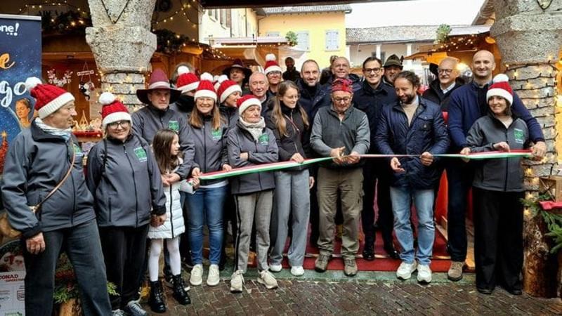 Clusone, «Natale nel borgo»: luci e musica per una cittadina in festa Clusone, «Natale nel borgo»: luci e musica per una cittadina in festa