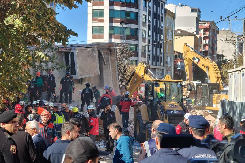 ‘Deprem yoksa neden evim yıkıldı’
