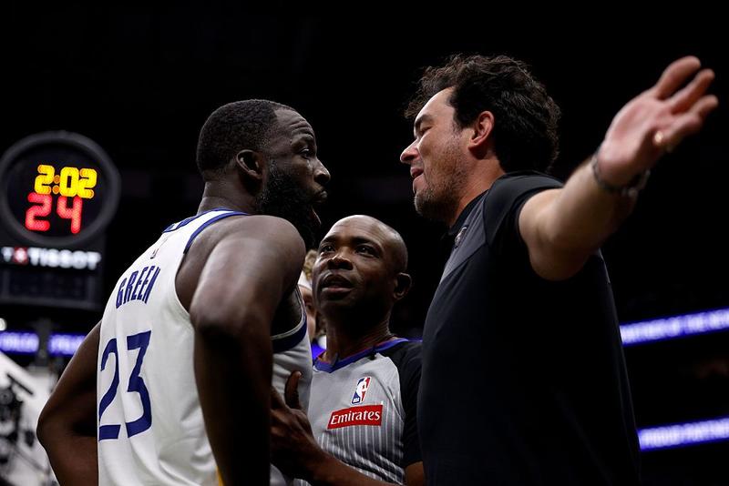Fan says he called Draymond Green a WNBA player before confrontation