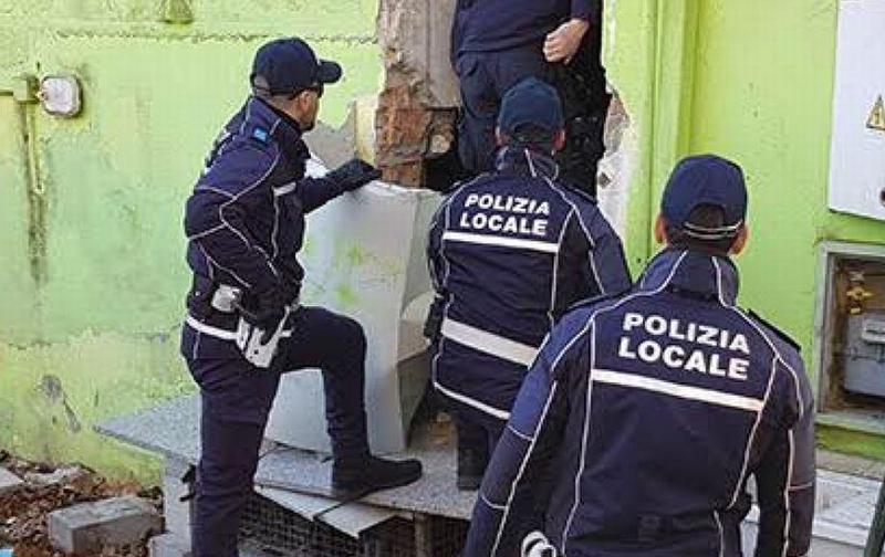 Troppi nella casa a Consandolo, scatta la multa