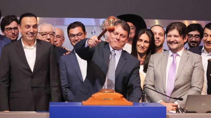 Estadão manipula dados de pesquisa para fabricar manchete pró Tarcísio