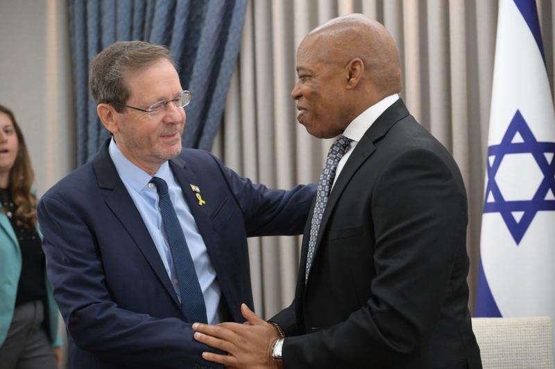 Outgoing New York Mayor Adams meets Israeli leaders, who hail him as a ‘true friend’