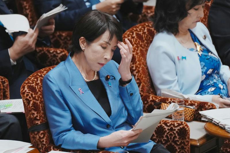 Miné par l’inflation, le Japon a-t -il vraiment fait un virage à droite avec sa nouvelle première ministre ?