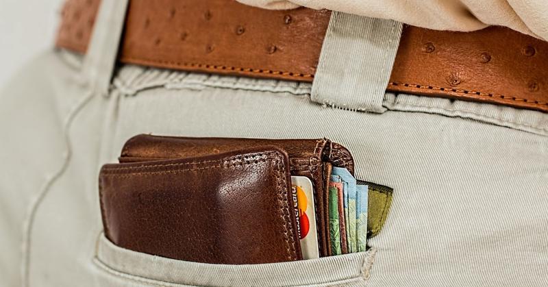 Identity Badges: How We Flash Our Social Credentials Identity Badges: How We Flash Our Social Credentials