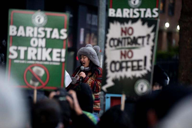 Kein Tarifvertrag, kein Kaffee: Starbucks-Beschäftigte streiken in den USA