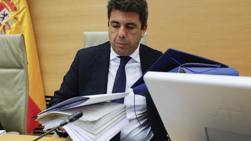 Mazón hace comedia con la tragedia Mazón hace comedia con la tragedia