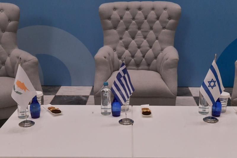 Η τριμερής συμμαχία και οι γεωπολιτικές εξελίξεις που ενοχλούν την Τουρκία