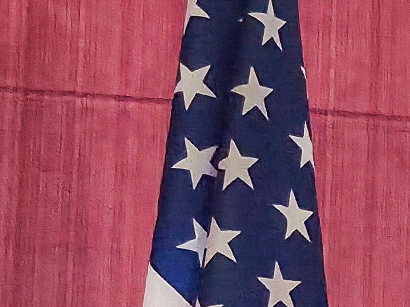 Souveraineté: le striptease fait fuir le client