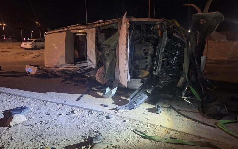 Suspect killed as stolen vehicle crashes into electric pole during police chase