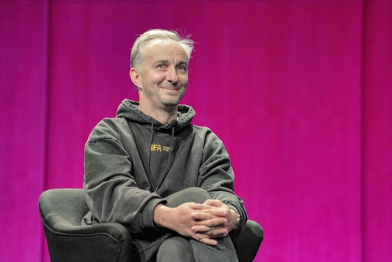 Wohlfühl-Interview: Jan Böhmermann lässt sich den Heiligenschein polieren