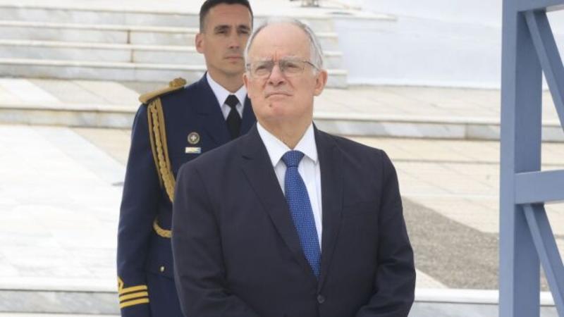 Καλύτερα ο Πρόεδρος να διατηρεί την ψυχραιµία του