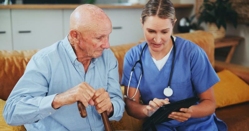 Soins et hospitalisations à domicile : des algorithmes et technologies de santé pour améliorer la prise en charge des patients