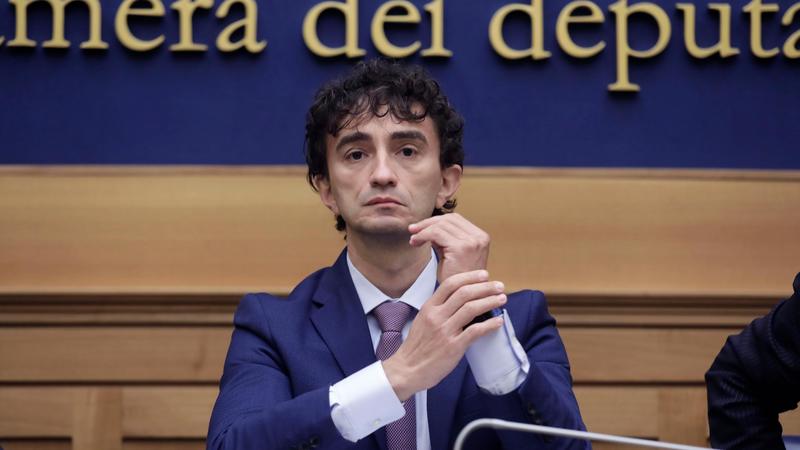 Bignami: “Consiglieri di Mattarella contro Meloni? Il Colle smentisca”. Il Quirinale: “Stupore per le sue parole, dà credito a un attacco ridicolo”