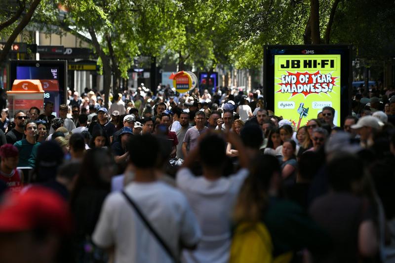 Yes, migration to Australia is up. But new figures show most migrants do not become citizens