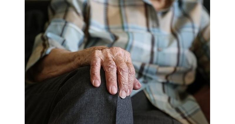 Евгени Петров