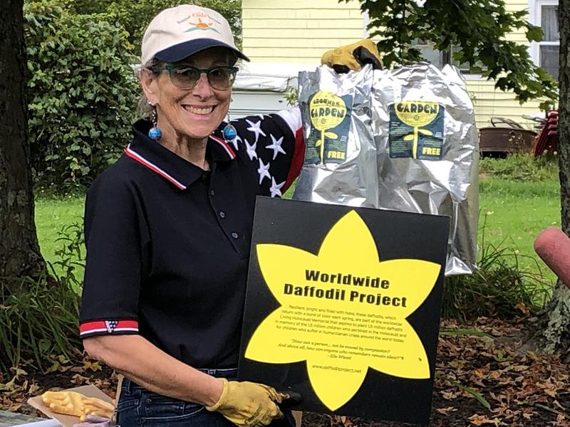 Planting Daffodils: An Opportunity to Remember and Build Community Camaraderie