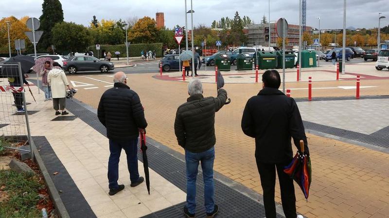 Atascos a la puerta del colegio Atascos a la puerta del colegio