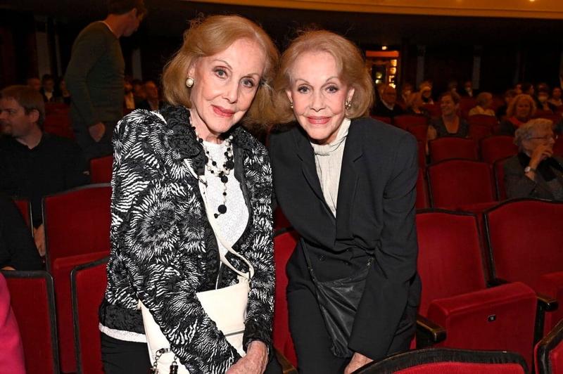 (POGLED IZZA MEJE) (POGLED IZZA MEJE)