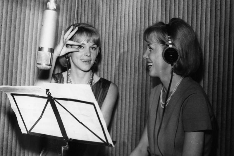 Le gemelle Kessler e quella scelta su cui tutti pretendono di mettere bocca