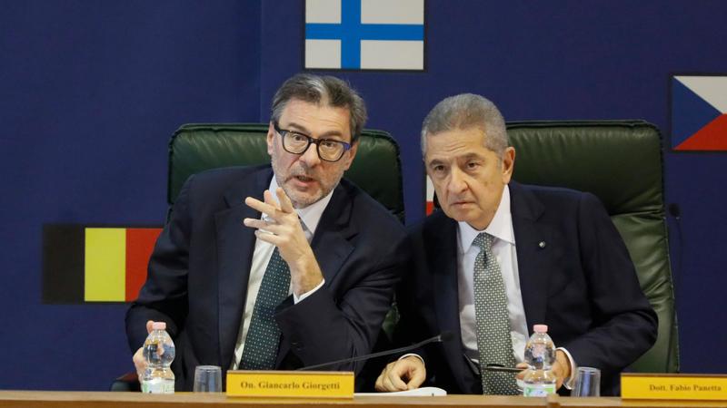 Manovra, ultimo sprint. Emendamenti, la scadenza slitta a oggi. L’età pensionabile rimane sul tavolo