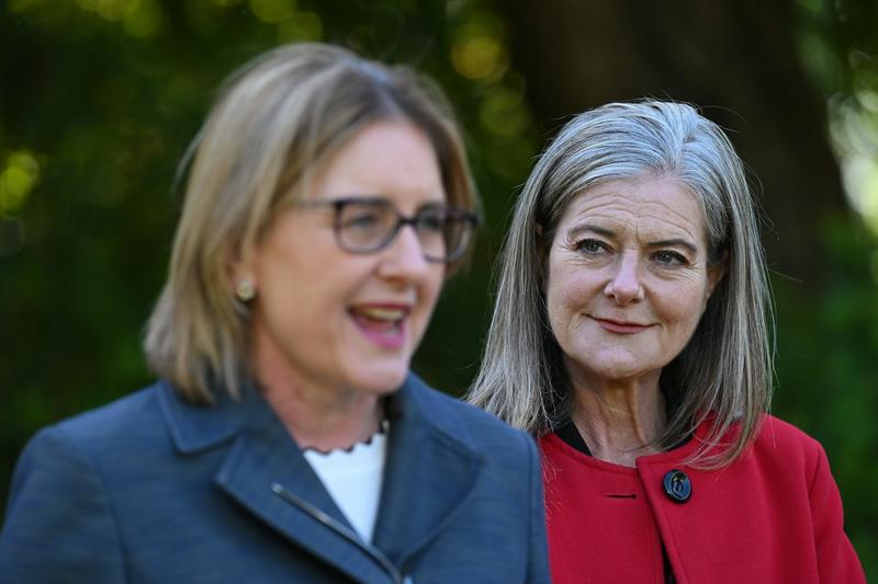 Will social workers in schools stop young people committing violent crimes?