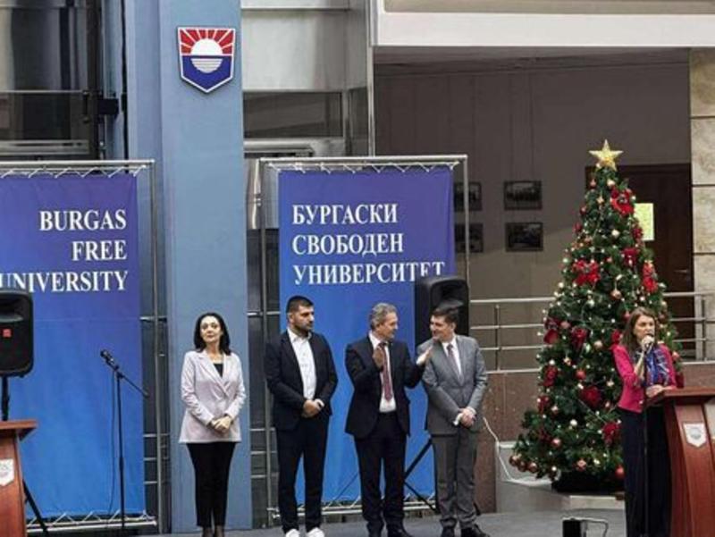 БСУ отвори вратите си за ученици, показа модерните методи на обучение