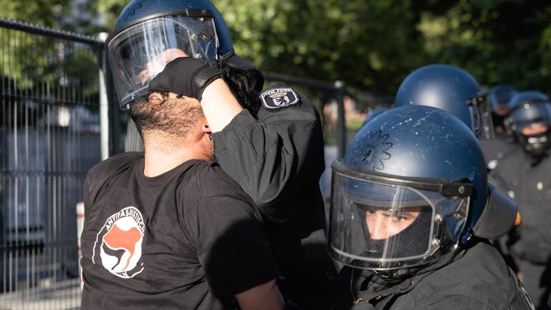 Antifa Ost 2.0: Der Staat inszeniert einen Antiterrorprozess gegen links