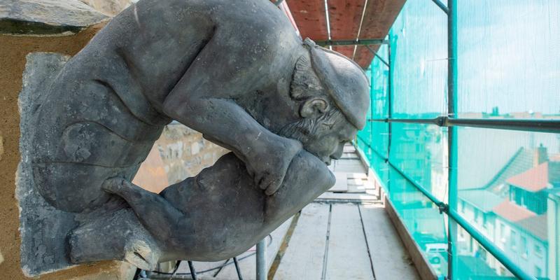 Judenfeindliche Skulptur in Calbe künstlerisch eingefriedet