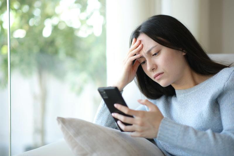 Florida residents’ anxiety is linked to social media use and varies with age, new study shows