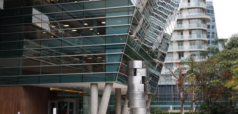 Entre a financeirização global e a soberania econômica