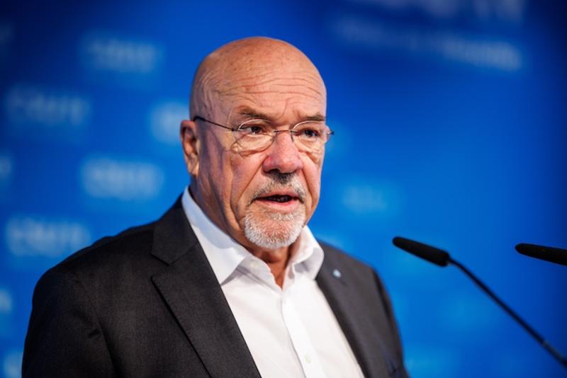 Die Appelle aus der Wirtschaft und die Passivität in der Politik