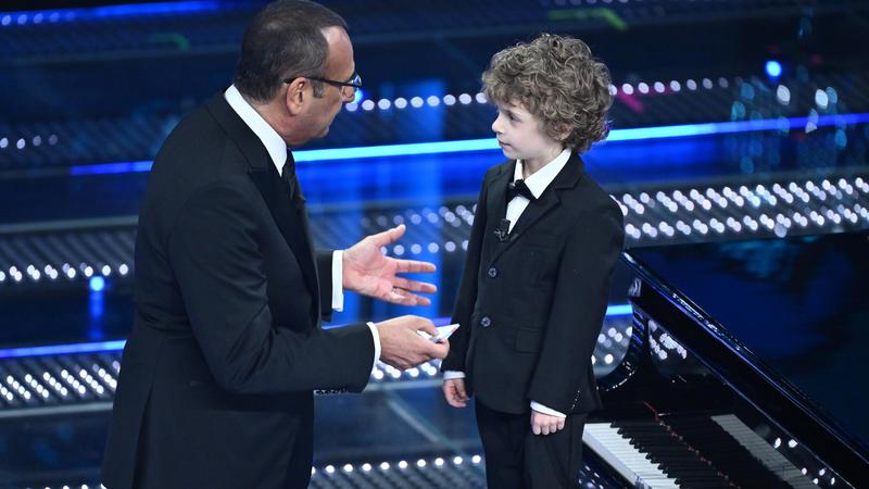Un pianoforte per Alessandro, il bambino prodigio di 7 anni con l’orecchio assoluto: “Gara di solidarietà, tutta l’Italia si mobilita” Un pianoforte per Alessandro, il bambino prodigio di 7 anni con l’orecchio assoluto: “Gara di solidarietà, tutta l’Italia si mobilita”