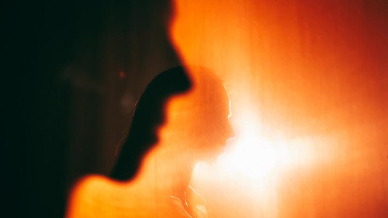 Meine Partnerin hat Suizidgedanken, aber lässt sich nicht helfen