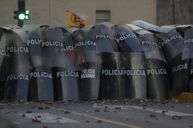 Normas que no cambian nada, pero lo destruyen todo Normas que no cambian nada, pero lo destruyen todo