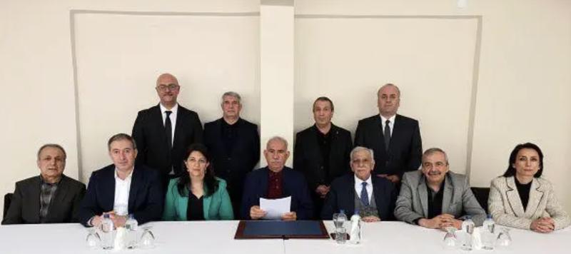 MHP liderinin İmralı'ya giderim restinin arka yüzü!