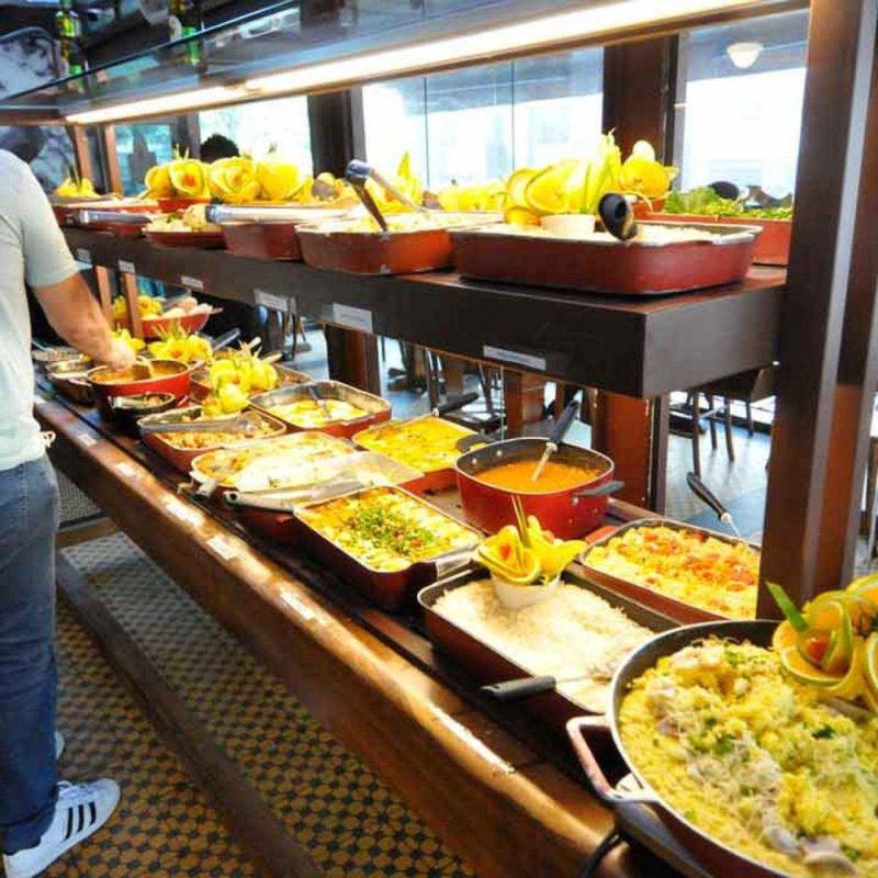 Comer fora afeta seu intestino? Confira sete dicas para evitar problema