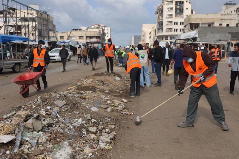 In Gaza, a grueling search for the dead under the rubble