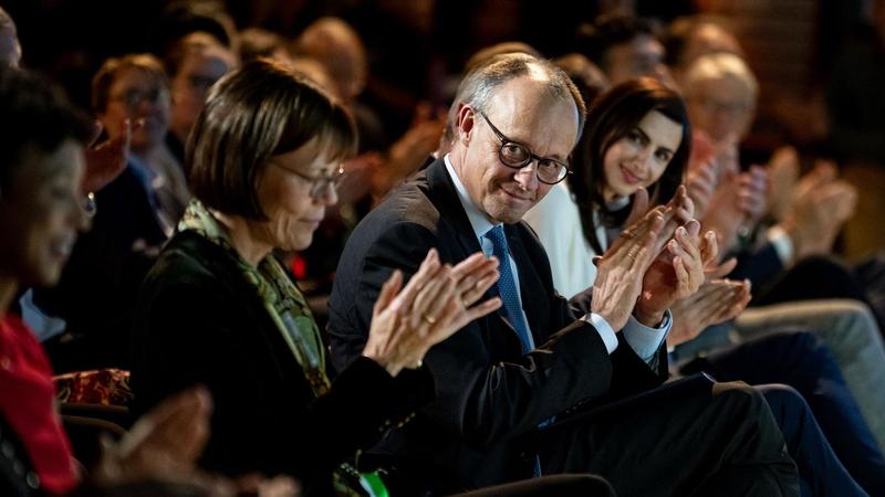 Ist der Kanzler ein Rassist und Kolonialist? : Eine Nummer kleiner tut’s auch