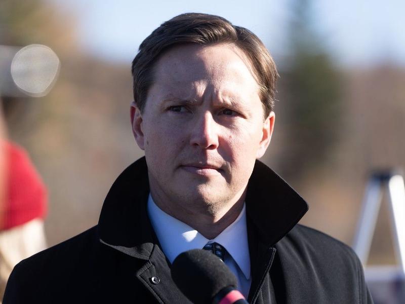 Bell: Smith's road boss 'shocked' as 72% back upping speed limit on Alberta divided highways