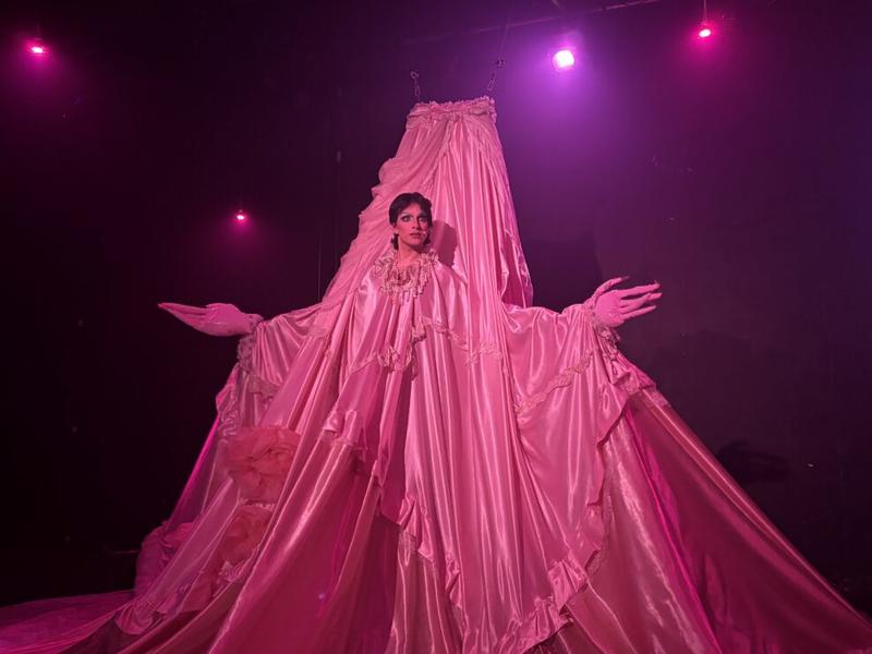 „FAGGOT*S“ und die Revolution: Rezension