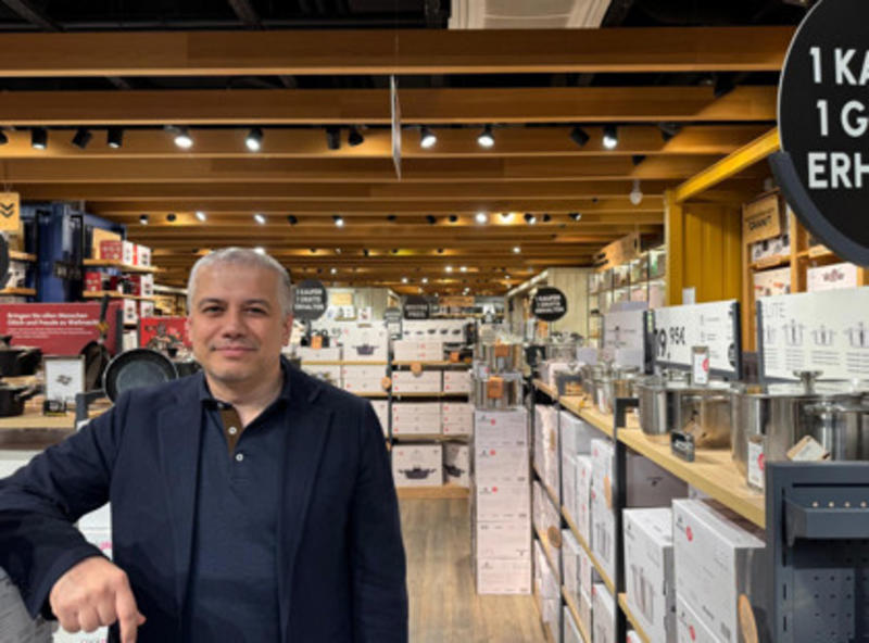 Damaskus bıçağı ve yemek masasında üç santimlik 5 büyük devrim Damaskus bıçağı ve yemek masasında üç santimlik 5 büyük devrim