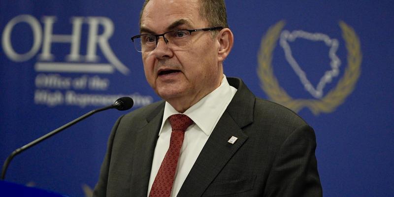 Bosnien: Diplomatischer Eklat um Nazi-Helm an deutschen UN-Vertreter Bosnien: Diplomatischer Eklat um Nazi-Helm an deutschen UN-Vertreter