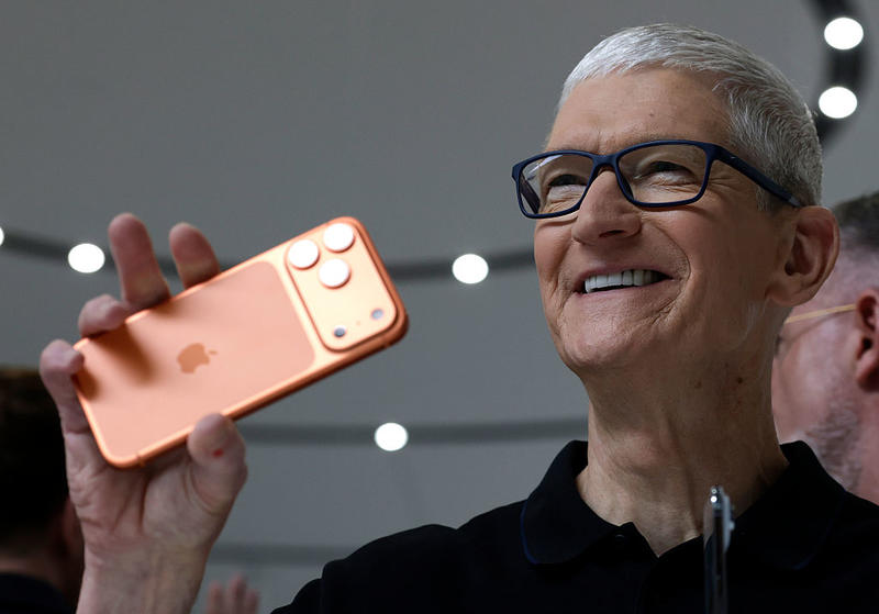 Tim Cook’s Retirement Looms as His $4T Reinvention of Apple Defines His Legacy Tim Cook’s Retirement Looms as His $4T Reinvention of Apple Defines His Legacy