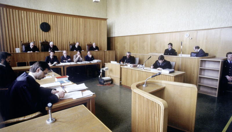 Massemorder eller offer for justismord? Massemorder eller offer for justismord?