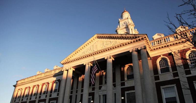 EDITORIAL: Finish budget, let next council fill vacancy